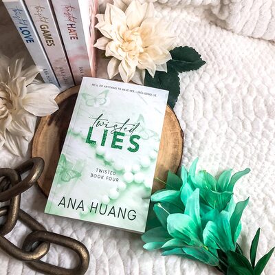 رمان انگلیسی Twisted Lies کتاب دروغ های پیچ خورده اثر آنا هوانگ ANA HUANG
